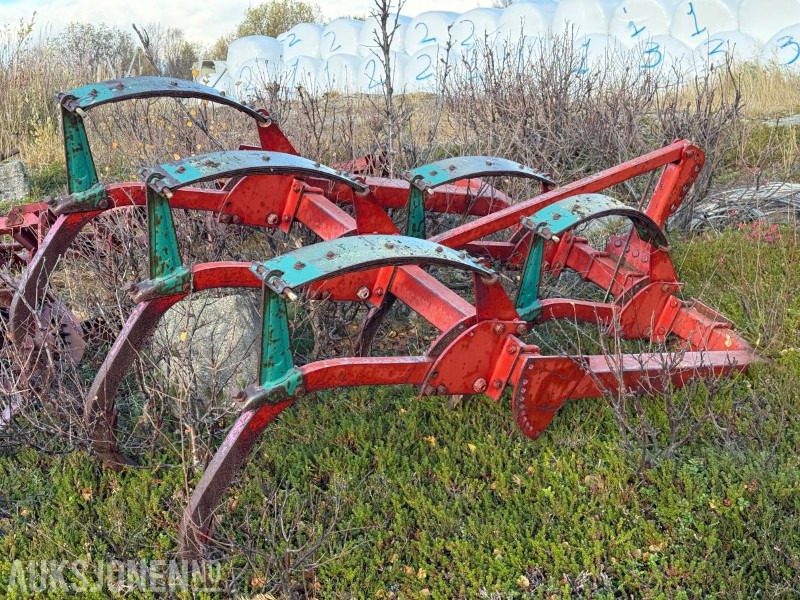 2002 Kverneland Kultivator - 5 Tinder - Máquina agrícola: foto 1 2002 Kverneland Kultivator - 5 Tinder - Máquina agrícola: foto 1