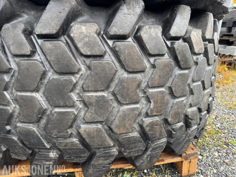 2014 2 stk Trelleborg Industrial Tractor 459 – 620/60 B34 Heavy Duty - Máquina agrícola: foto 3 2014 2 stk Trelleborg Industrial Tractor 459 – 620/60 B34 Heavy Duty - Máquina agrícola: foto 3