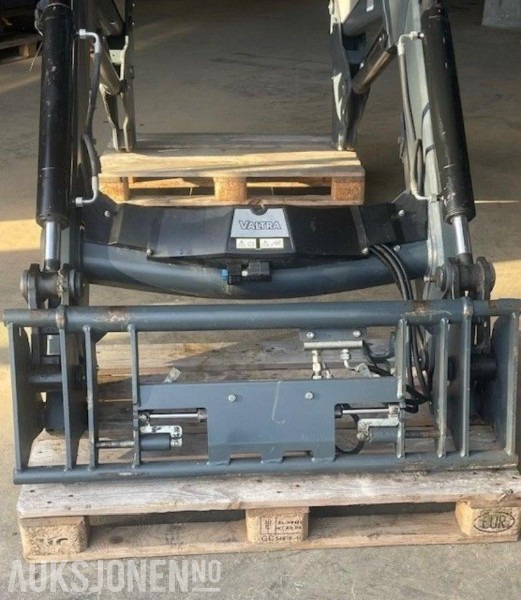 Ålø 36 komplett laster SMS/Trima/EURO feste m. hydr. redskapslås og 3. funksjon. Passer Valtra m.fl. - Máquina agrícola: foto 3 Ålø 36 komplett laster SMS/Trima/EURO feste m. hydr. redskapslås og 3. funksjon. Passer Valtra m.fl. - Máquina agrícola: foto 3