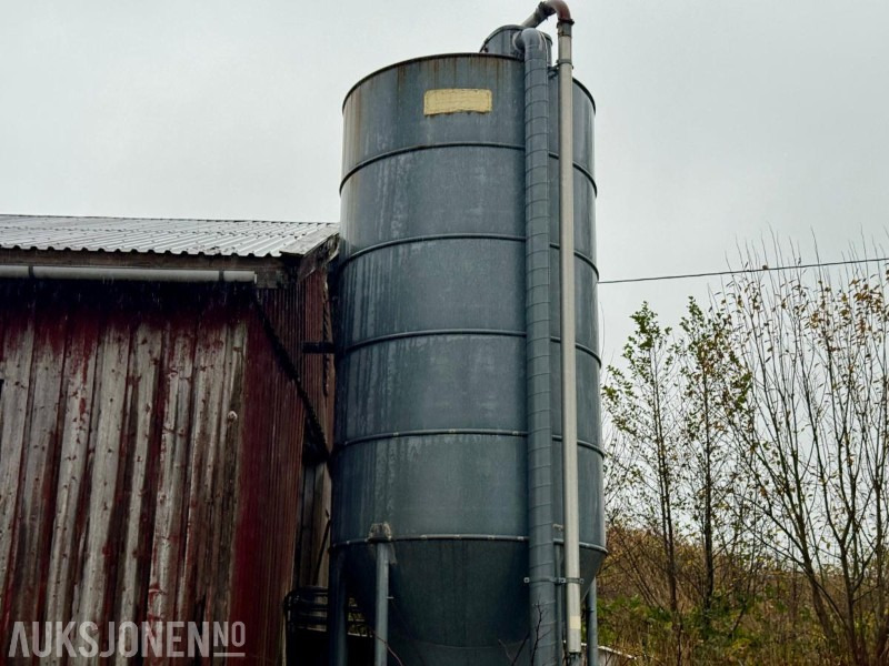 Helland Kraftforsilo - Máquina agrícola: foto 2 Helland Kraftforsilo - Máquina agrícola: foto 2