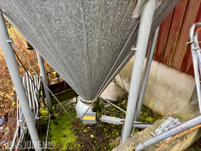 Helland Kraftforsilo - Máquina agrícola: foto 4 Helland Kraftforsilo - Máquina agrícola: foto 4