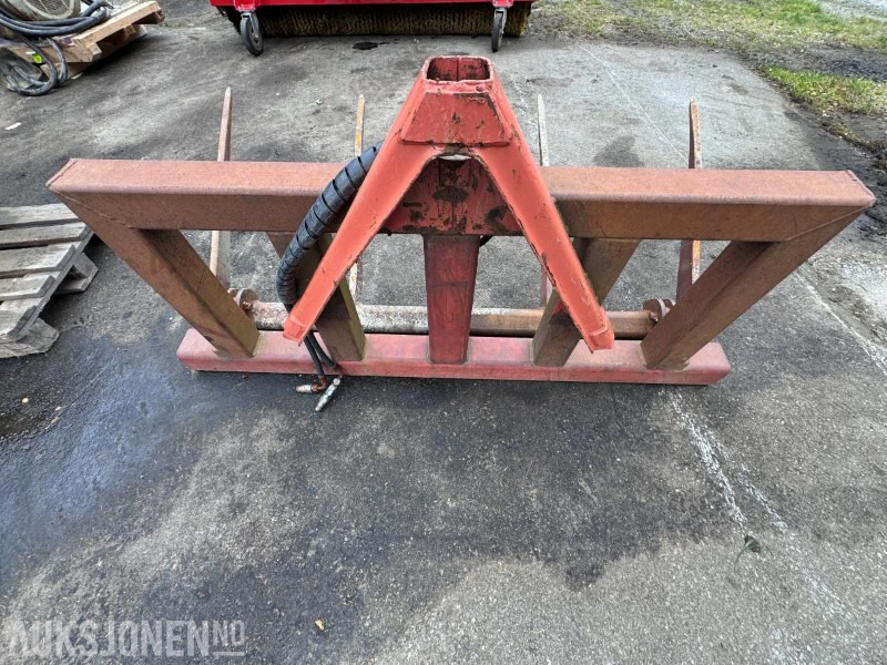 Hydraulisk spyd med triangelfeste - Tiltbart spyd - Máquina agrícola: foto 3 Hydraulisk spyd med triangelfeste - Tiltbart spyd - Máquina agrícola: foto 3