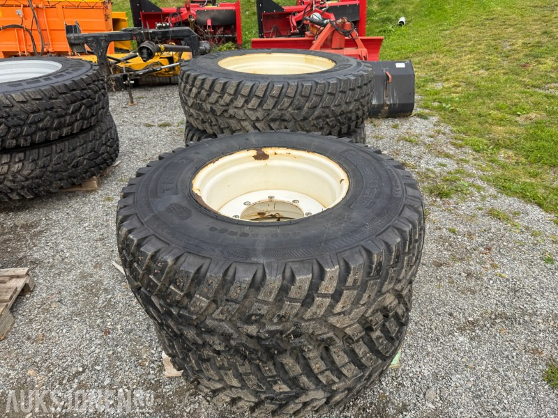 Nokian Vinterdekk til traktor (3415) - Máquina agrícola: foto 1 Nokian Vinterdekk til traktor (3415) - Máquina agrícola: foto 1