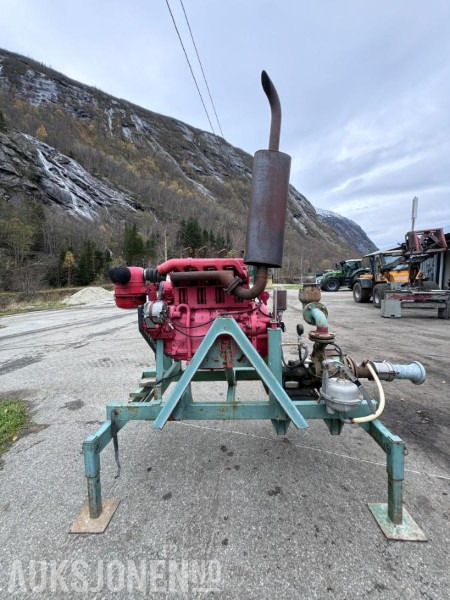 Rovatti S2K80/2E - Vannpumpe med Deutz motor F4L 912 - Máquina agrícola: foto 2 Rovatti S2K80/2E - Vannpumpe med Deutz motor F4L 912 - Máquina agrícola: foto 2