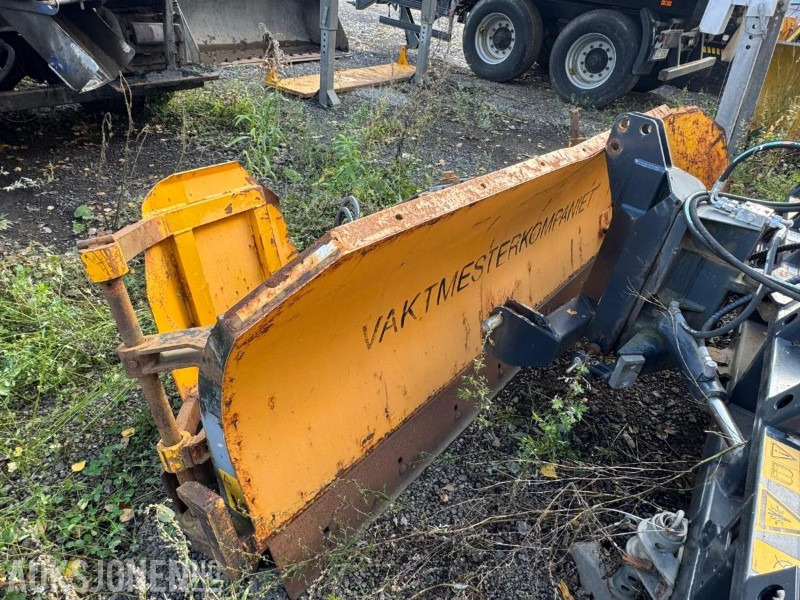 Tellefsdal 250cm hydraulisk svingbart brøyteskjær / kommunalblad m/dobbel ving - Máquina agrícola: foto 1 Tellefsdal 250cm hydraulisk svingbart brøyteskjær / kommunalblad m/dobbel ving - Máquina agrícola: foto 1