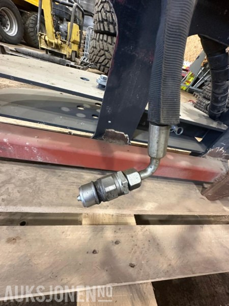 Thaler Hydraulisk kost/sidekost - Eurofeste - Máquina agrícola: foto 5 Thaler Hydraulisk kost/sidekost - Eurofeste - Máquina agrícola: foto 5