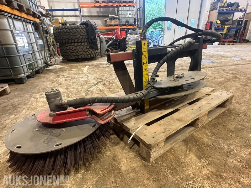 Thaler Hydraulisk kost/sidekost - Eurofeste - Máquina agrícola: foto 2 Thaler Hydraulisk kost/sidekost - Eurofeste - Máquina agrícola: foto 2