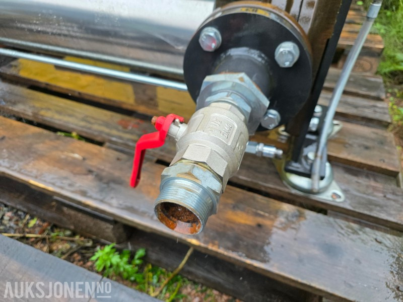 Pentax vertikal flerstegs pumpe og koblingsskap med elektriske komponenter - Equipamento de construção: foto 2 Pentax vertikal flerstegs pumpe og koblingsskap med elektriske komponenter - Equipamento de construção: foto 2