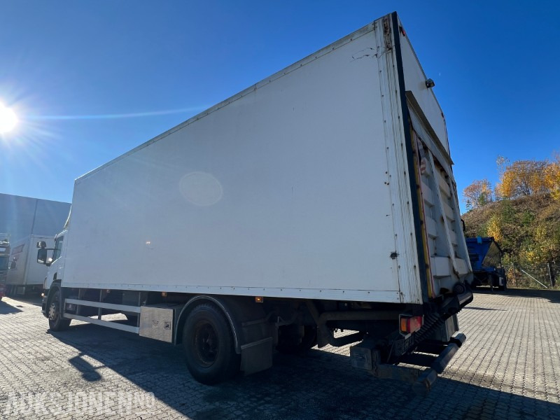 Scania P-280 - Camião furgão: foto 3 Scania P-280 - Camião furgão: foto 3