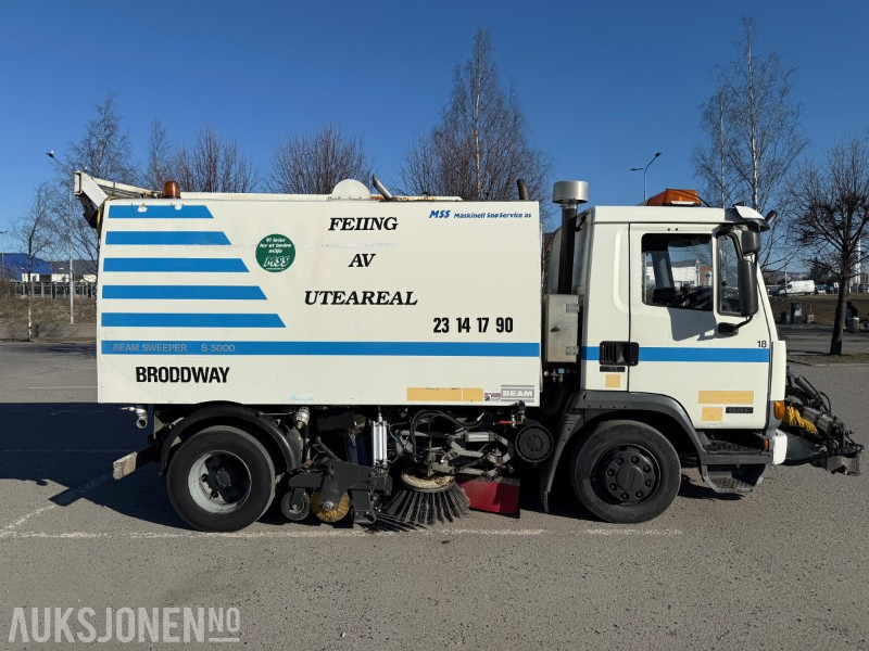 1997 DAF 45 180 TI feiebil, tilhengerfeste, nytt sug, kamera, ekstralys - Veículo municipal/ Especial: foto 4 1997 DAF 45 180 TI feiebil, tilhengerfeste, nytt sug, kamera, ekstralys - Veículo municipal/ Especial: foto 4