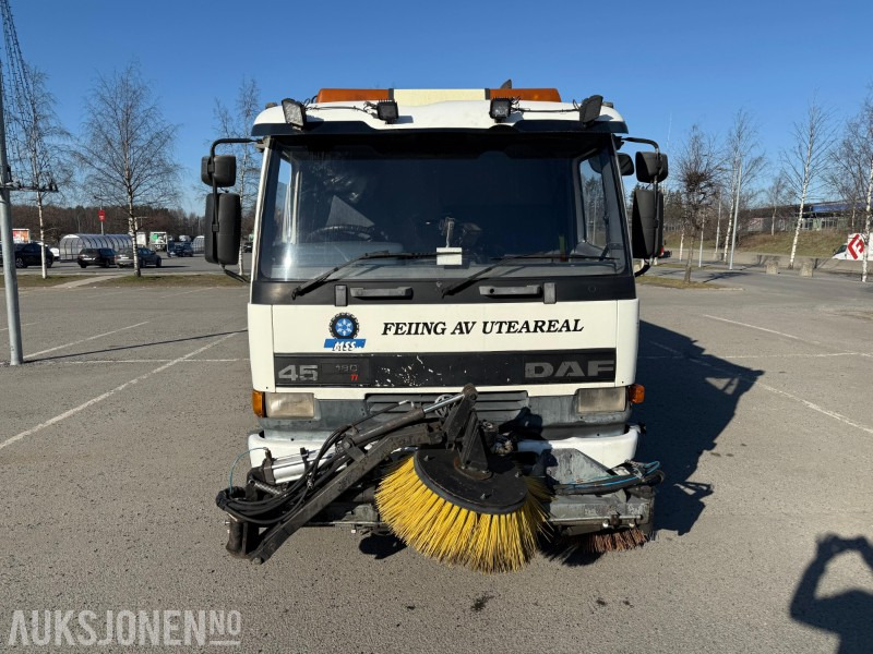 1997 DAF 45 180 TI feiebil, tilhengerfeste, nytt sug, kamera, ekstralys - Veículo municipal/ Especial: foto 2 1997 DAF 45 180 TI feiebil, tilhengerfeste, nytt sug, kamera, ekstralys - Veículo municipal/ Especial: foto 2