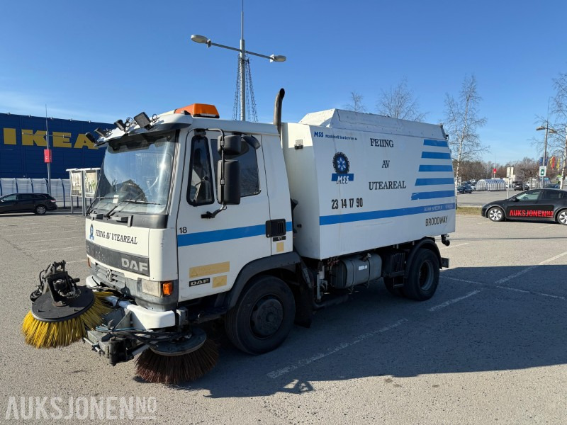1997 DAF 45 180 TI feiebil, tilhengerfeste, nytt sug, kamera, ekstralys - Veículo municipal/ Especial: foto 1 1997 DAF 45 180 TI feiebil, tilhengerfeste, nytt sug, kamera, ekstralys - Veículo municipal/ Especial: foto 1