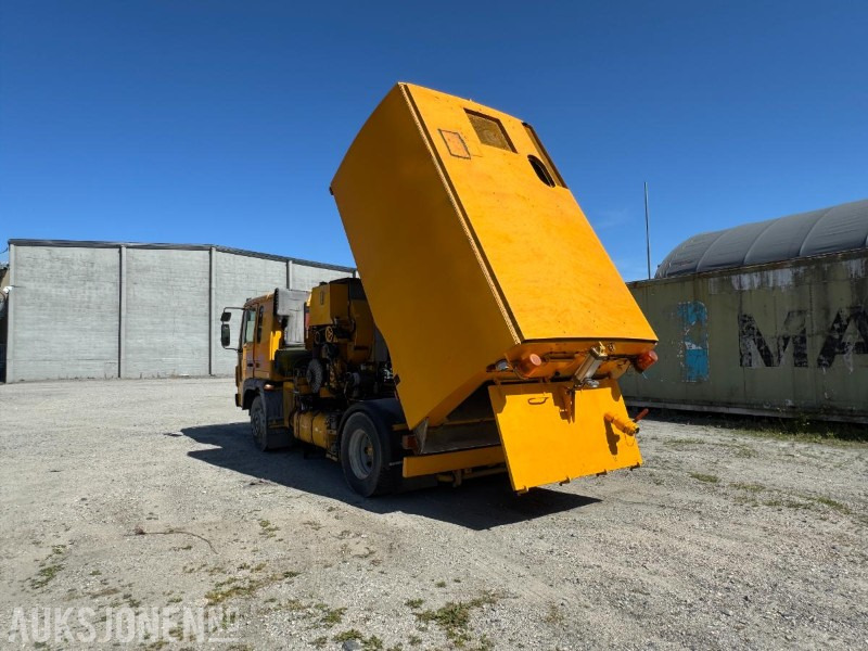 1998 Volvo FL614 feiebil m/ Johnston-Beam S5000 | 135 965 km | 4 638 t | Automat - Veículo municipal/ Especial: foto 5 1998 Volvo FL614 feiebil m/ Johnston-Beam S5000 | 135 965 km | 4 638 t | Automat - Veículo municipal/ Especial: foto 5
