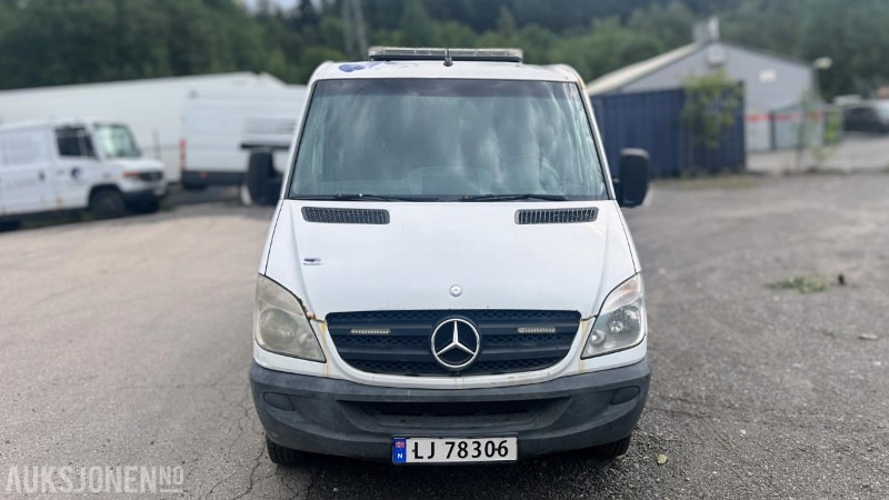 2007 Mercedes-Benz Sprinter 518 CDI | Spylebil | 184 hk | Komplett rigg med tank og slangetromler - Veículo municipal/ Especial: foto 2 2007 Mercedes-Benz Sprinter 518 CDI | Spylebil | 184 hk | Komplett rigg med tank og slangetromler - Veículo municipal/ Especial: foto 2