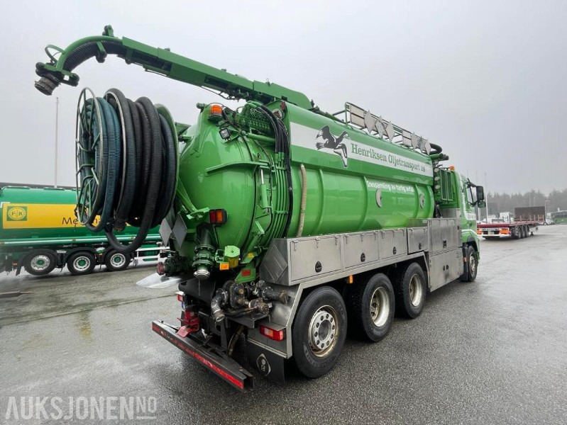 2010 VOLVO FH500 8X4 INTERCONSULT SS2343 BST3-17CR ADR SLAMSUGER MED HØYTRYKKSPYLER - 203576 KM. - Veículo municipal/ Especial: foto 4 2010 VOLVO FH500 8X4 INTERCONSULT SS2343 BST3-17CR ADR SLAMSUGER MED HØYTRYKKSPYLER - 203576 KM. - Veículo municipal/ Especial: foto 4