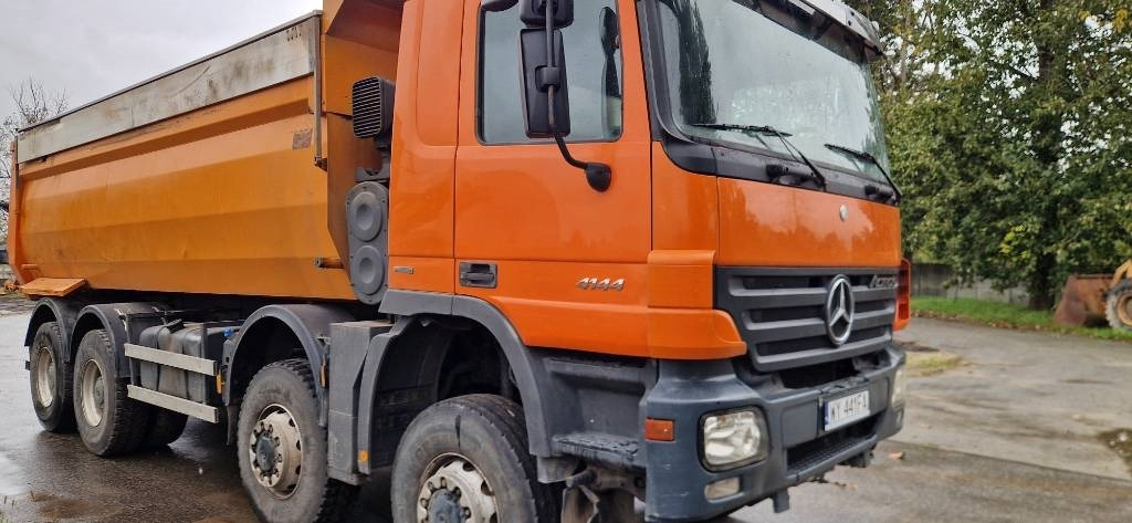 Mercedes-Benz Actros 4144 - Camião basculante: foto 3 Mercedes-Benz Actros 4144 - Camião basculante: foto 3
