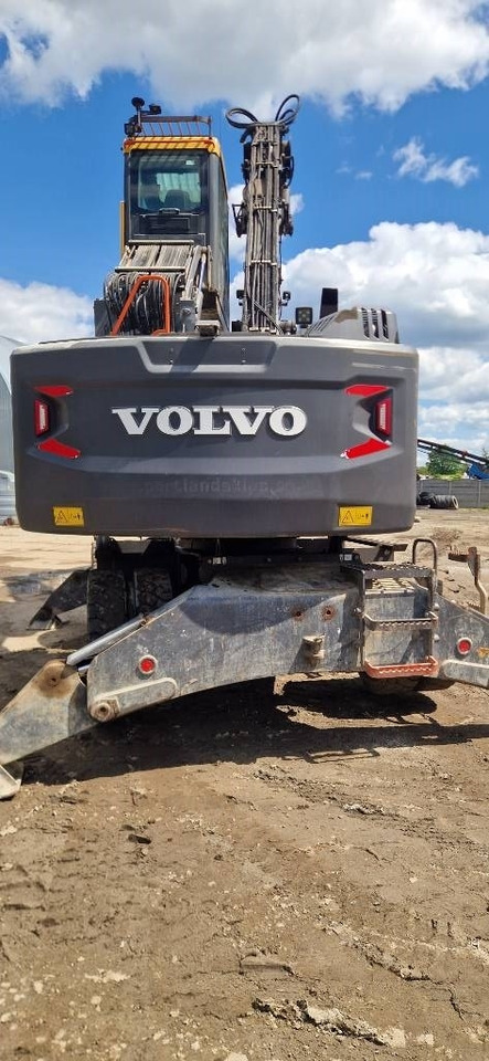 Volvo EW 240 E MH - Manipulador de material: foto 2 Volvo EW 240 E MH - Manipulador de material: foto 2