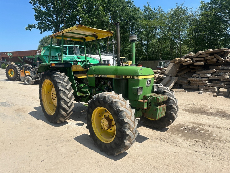 John Deere 1640 4x4 - Tractor pernalta: foto 2 John Deere 1640 4x4 - Tractor pernalta: foto 2