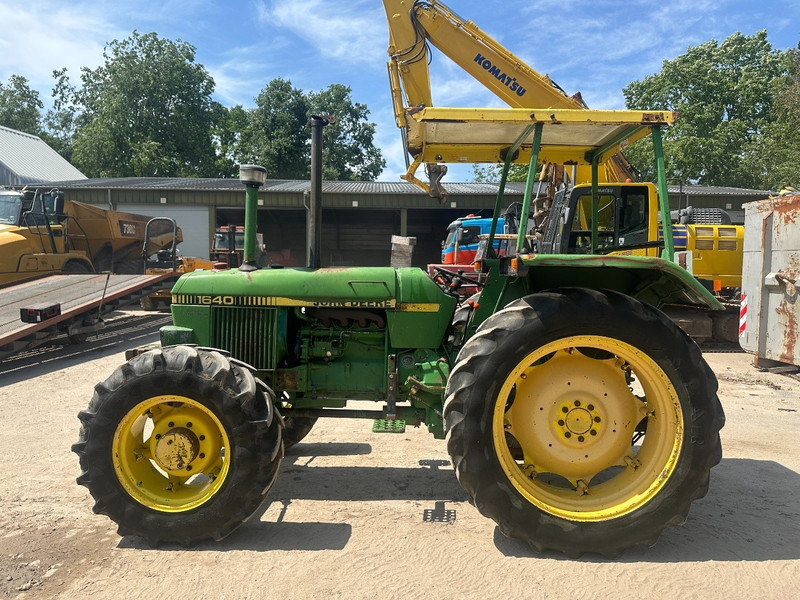 John Deere 1640 4x4 - Tractor pernalta: foto 3 John Deere 1640 4x4 - Tractor pernalta: foto 3