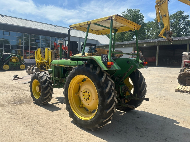 John Deere 1640 4x4 - Tractor pernalta: foto 5 John Deere 1640 4x4 - Tractor pernalta: foto 5