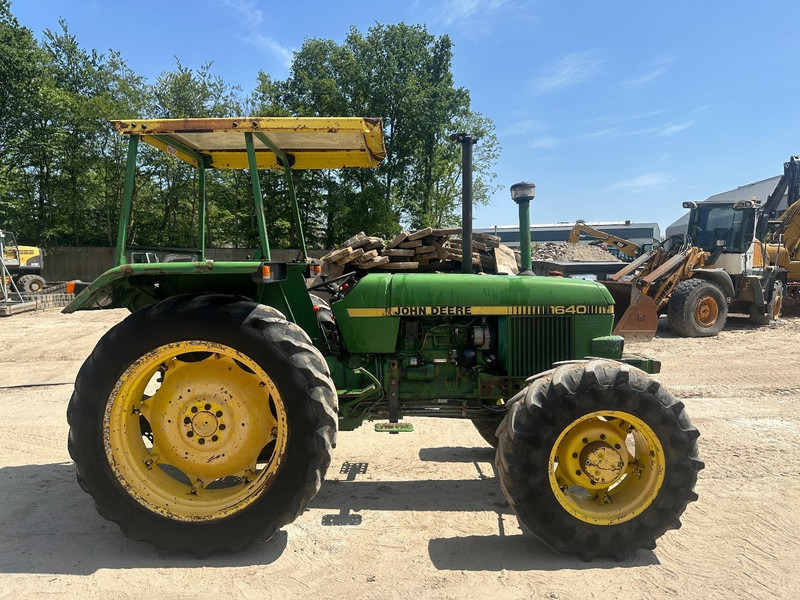 John Deere 1640 4x4 - Tractor pernalta: foto 4 John Deere 1640 4x4 - Tractor pernalta: foto 4