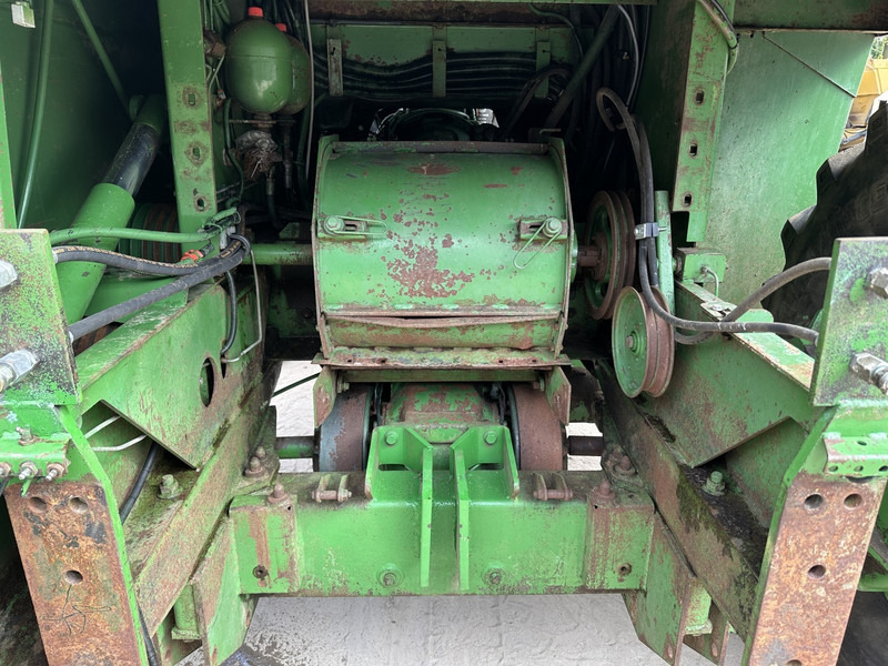 Picadora de forragem automotriz John Deere 6650 FOR PARTS: foto 13