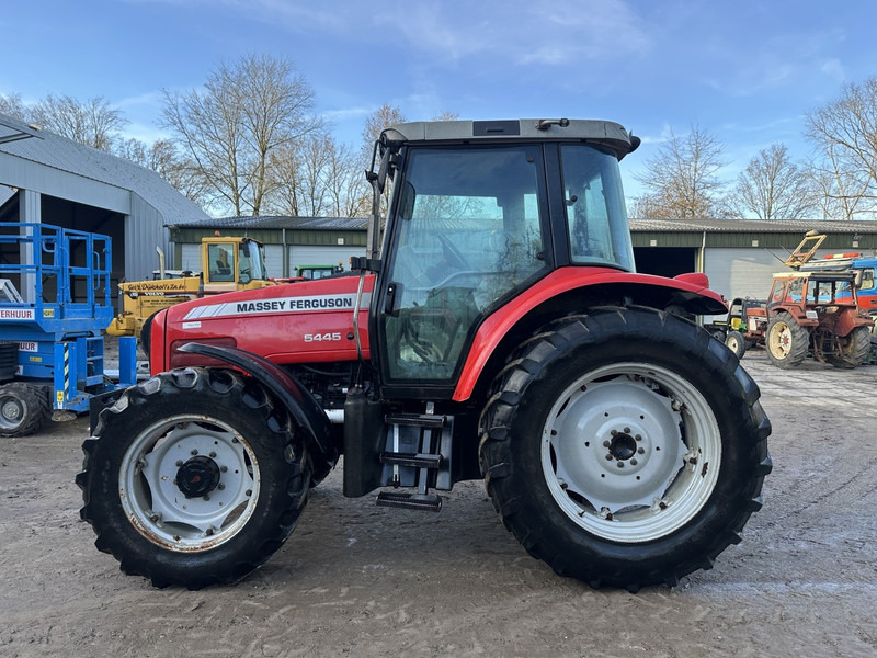 Massey Ferguson 5445 - Trator: foto 2 Massey Ferguson 5445 - Trator: foto 2