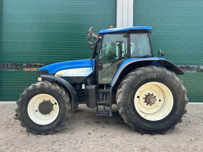 New Holland TM 190 - Trator: foto 3 New Holland TM 190 - Trator: foto 3