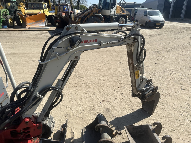 Mini escavadeira Takeuchi TB 108 3 buckets: foto 14