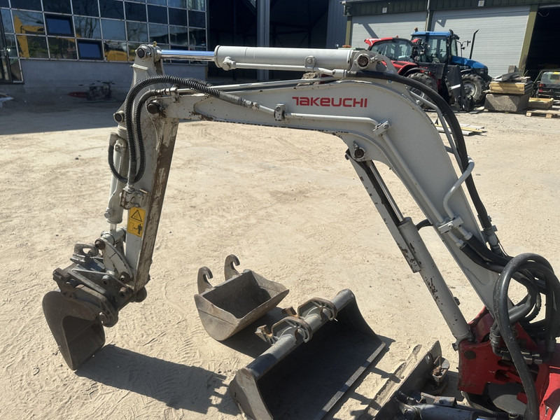 Mini escavadeira Takeuchi TB 108 3 buckets: foto 15