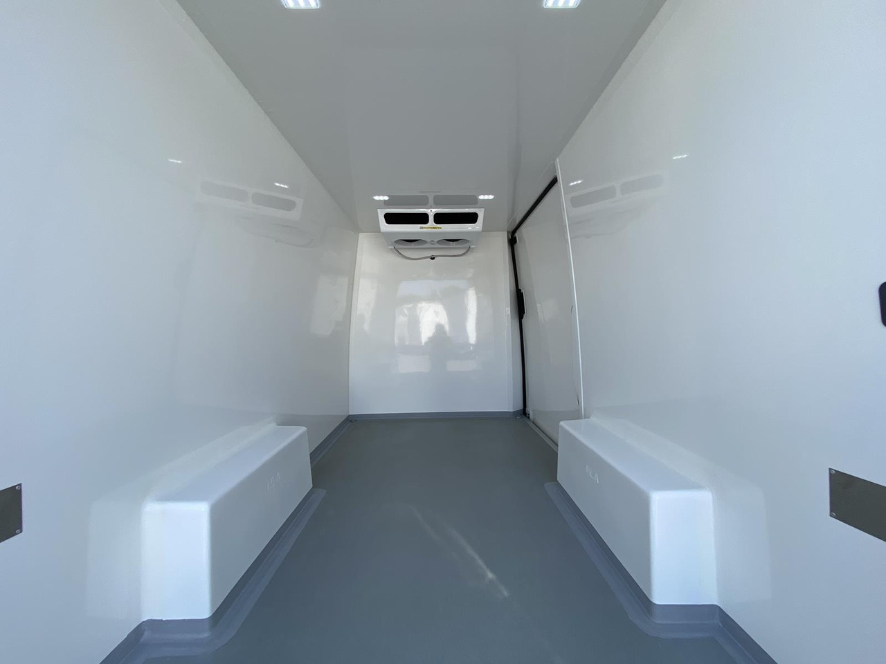 MAN TGE 3.140 L3H3 140PS RS3640mm/ FRISCHDIENST BIS 0 + KONVEKTA UNDERMODE - Carrinha frigorífica: foto 4 MAN TGE 3.140 L3H3 140PS RS3640mm/ FRISCHDIENST BIS 0 + KONVEKTA UNDERMODE - Carrinha frigorífica: foto 4