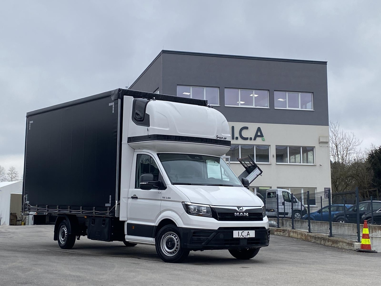 MAN TGE 3.180 L4 2.0 TDI | PRITSCHE PLANE + SCHLAFKABINE - Carrinha de lona: foto 1 MAN TGE 3.180 L4 2.0 TDI | PRITSCHE PLANE + SCHLAFKABINE - Carrinha de lona: foto 1