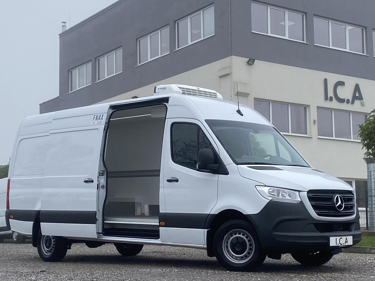 MERCEDES-BENZ SPRINTER 317 CDI L4H3 170PS AUTOMATIK FRISCHDIENST + KONVEKTA FK 3022 12-220V - Carrinha frigorífica: foto 1 MERCEDES-BENZ SPRINTER 317 CDI L4H3 170PS AUTOMATIK FRISCHDIENST + KONVEKTA FK 3022 12-220V - Carrinha frigorífica: foto 1