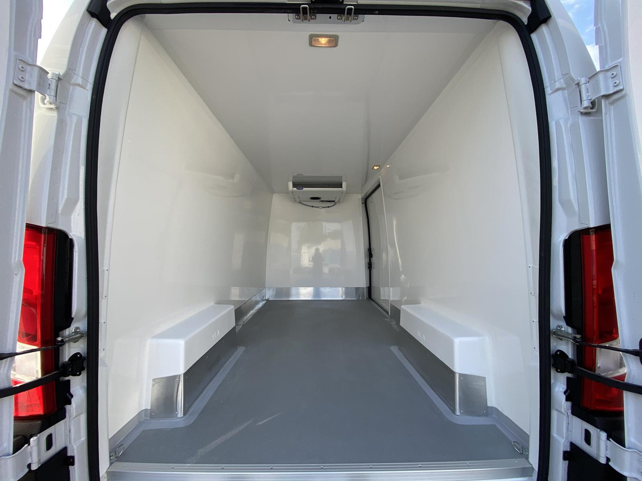 PEUGEOT BOXER L3H2 180PS CONFORT 335 / FRISCHDIENST BIS 0 + XARIOS 300 12-230V - Carrinha frigorífica: foto 4 PEUGEOT BOXER L3H2 180PS CONFORT 335 / FRISCHDIENST BIS 0 + XARIOS 300 12-230V - Carrinha frigorífica: foto 4