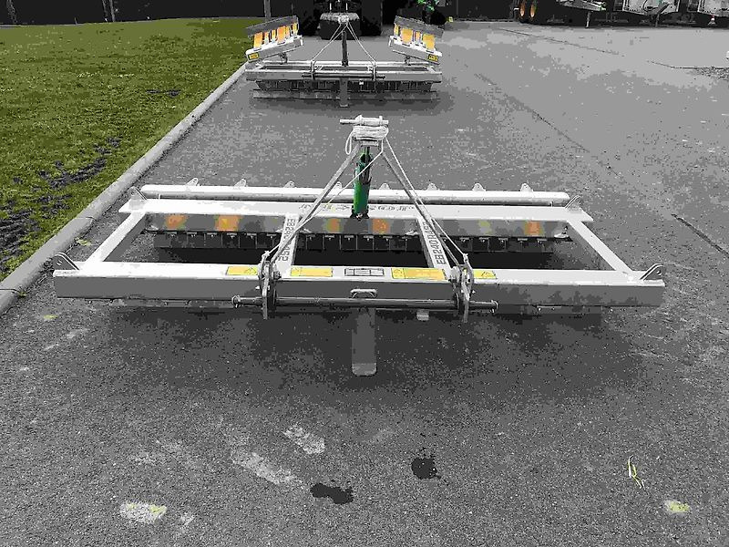 Joskin EB-R4S2 240 - Maquina para lavrar a terra: foto 1 Joskin EB-R4S2 240 - Maquina para lavrar a terra: foto 1