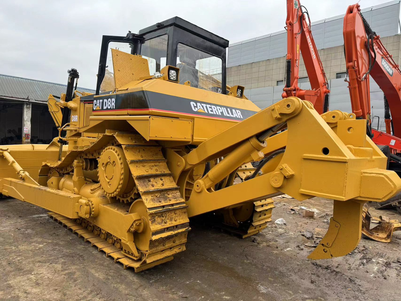 Caterpillar CAT D8R D8T D7H D7R D7G D7R D7E Used Bulldozer in Excellent Work Condition for Slae - Buldôzer: foto 2 Caterpillar CAT D8R D8T D7H D7R D7G D7R D7E Used Bulldozer in Excellent Work Condition for Slae - Buldôzer: foto 2