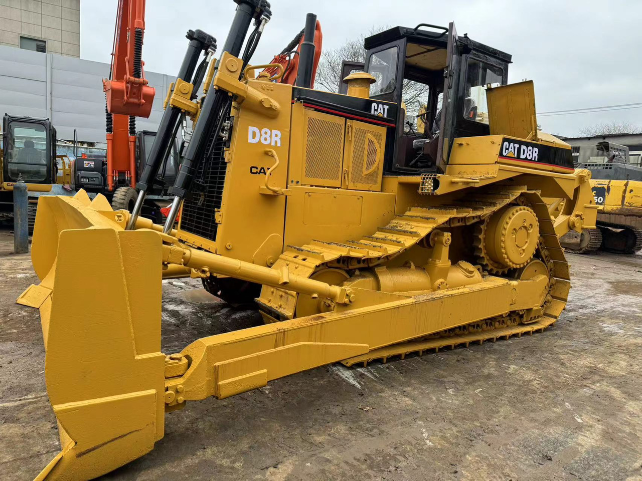 Caterpillar CAT D8R D8T D7H D7R D7G D7R D7E Used Bulldozer in Excellent Work Condition for Slae - Buldôzer: foto 1 Caterpillar CAT D8R D8T D7H D7R D7G D7R D7E Used Bulldozer in Excellent Work Condition for Slae - Buldôzer: foto 1