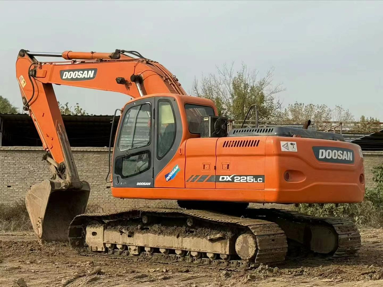 Doosan Used Excavator 225 DX225 DX300 DH150W DX300 DX420 DX520 Second hand Crawler Excavators in Excellent Work Condition - Escavadora de rastos: foto 1 Doosan Used Excavator 225 DX225 DX300 DH150W DX300 DX420 DX520 Second hand Crawler Excavators in Excellent Work Condition - Escavadora de rastos: foto 1
