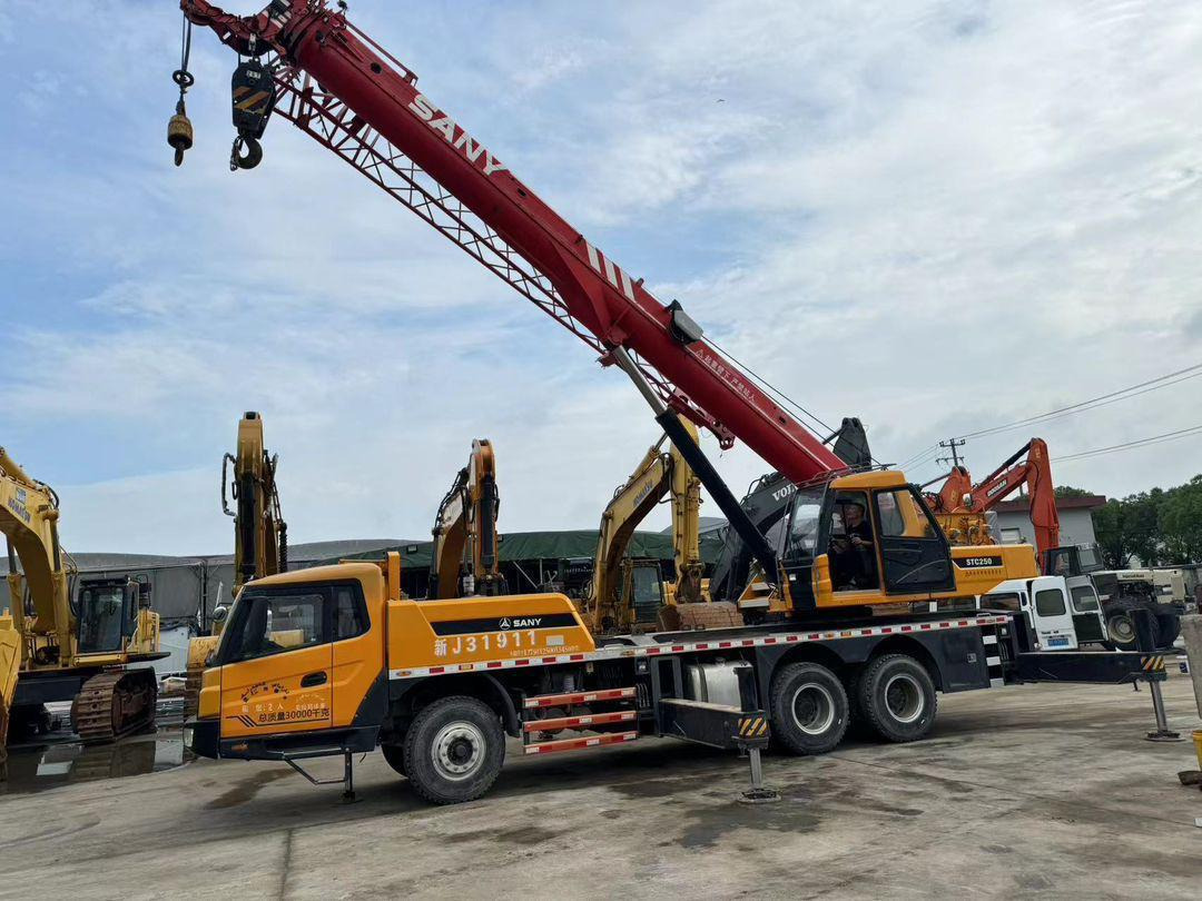 SANY STC250 25 Ton Truck Crane XCMG ZOOMLION TADANO KOBELCO 25T 50T 80T 100T 120T 200T 220T 240T 300T Crane for Sale - Grua móvel: foto 3 SANY STC250 25 Ton Truck Crane XCMG ZOOMLION TADANO KOBELCO 25T 50T 80T 100T 120T 200T 220T 240T 300T Crane for Sale - Grua móvel: foto 3