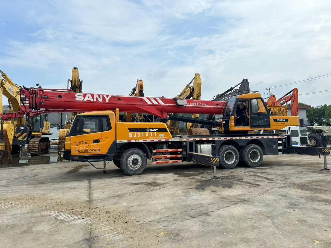 SANY STC250 25 Ton Truck Crane XCMG ZOOMLION TADANO KOBELCO 25T 50T 80T 100T 120T 200T 220T 240T 300T Crane for Sale - Grua móvel: foto 2 SANY STC250 25 Ton Truck Crane XCMG ZOOMLION TADANO KOBELCO 25T 50T 80T 100T 120T 200T 220T 240T 300T Crane for Sale - Grua móvel: foto 2