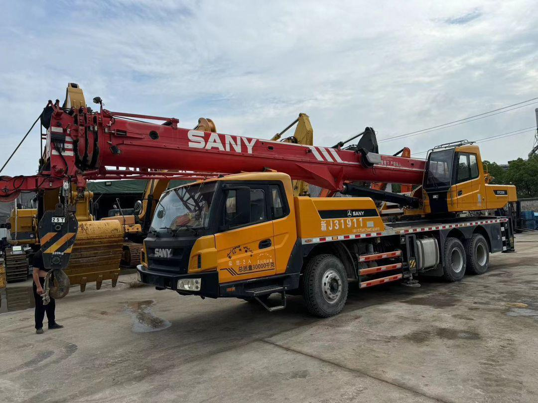 Sany Used Truck Crane 25 Ton with Excellent Work Performance and 1 year Warrenty - Grua móvel: foto 5 Sany Used Truck Crane 25 Ton with Excellent Work Performance and 1 year Warrenty - Grua móvel: foto 5