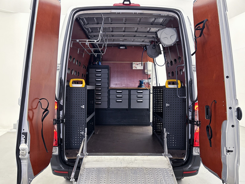 Mercedes-Benz Sprinter 316 2.2 CDI L2H2 Financial Lease Inrichting Oprijplaat Navigatie Achteruitrijcamera Apple Carplay/Android Auto - Furgão: foto 5 Mercedes-Benz Sprinter 316 2.2 CDI L2H2 Financial Lease Inrichting Oprijplaat Navigatie Achteruitrijcamera Apple Carplay/Android Auto - Furgão: foto 5
