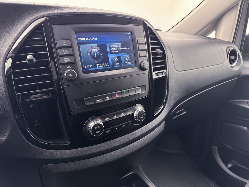 Mercedes-Benz Vito 114 CDI L2 Led koplampen Stoelverwarming Dubbele Schuifdeur Trekhaak Betimmering Cruise Control - Furgão compacto: foto 5 Mercedes-Benz Vito 114 CDI L2 Led koplampen Stoelverwarming Dubbele Schuifdeur Trekhaak Betimmering Cruise Control - Furgão compacto: foto 5