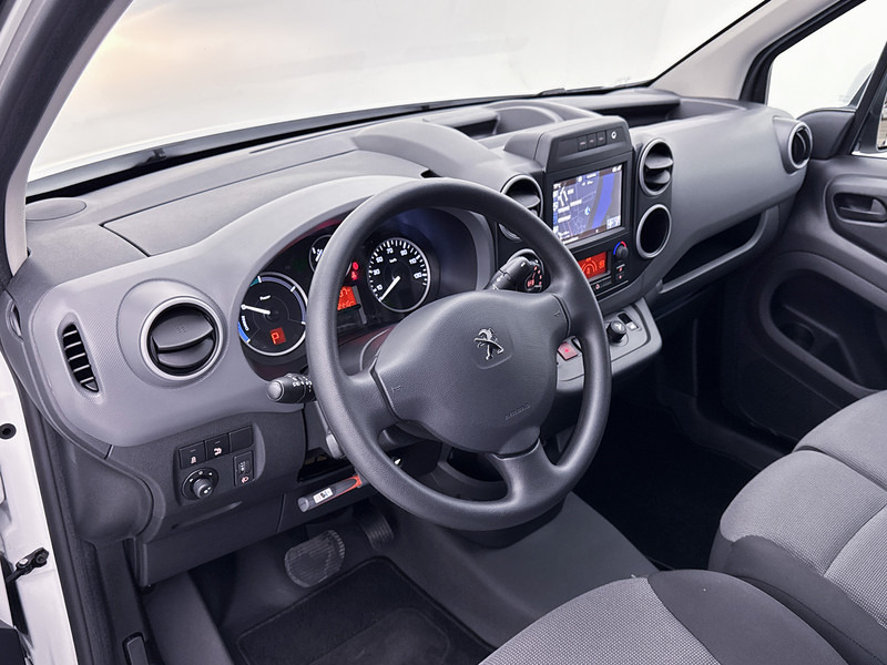 Peugeot Partner Electric L1 Premium Navigatie Parkeersensoren Cruise Control - Furgão compacto, Carrinha elétrica: foto 5 Peugeot Partner Electric L1 Premium Navigatie Parkeersensoren Cruise Control - Furgão compacto, Carrinha elétrica: foto 5