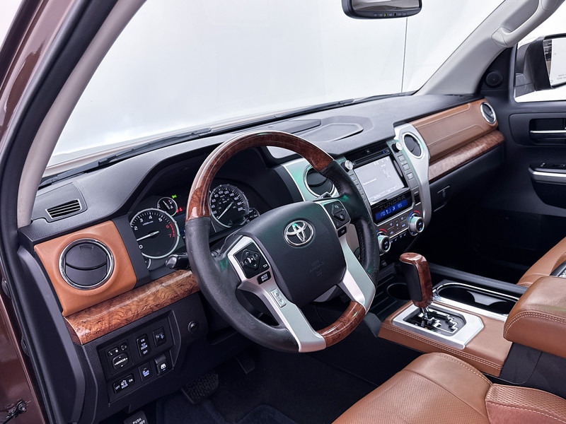 Toyota Tundra 5.7 V8 Double Cab 4x4 LPG 1974-Edition Leder JBL Stoel ventilatie/ verwarming Schuif/kantel dak Blind spot Camera 3500kg trekhaa - Pick-up, Carrinha cabine dupla: foto 4 Toyota Tundra 5.7 V8 Double Cab 4x4 LPG 1974-Edition Leder JBL Stoel ventilatie/ verwarming Schuif/kantel dak Blind spot Camera 3500kg trekhaa - Pick-up, Carrinha cabine dupla: foto 4
