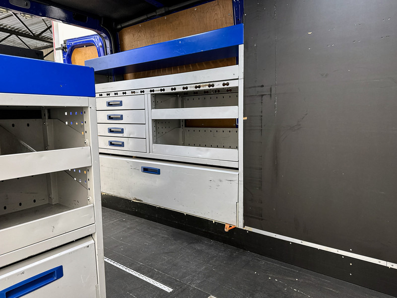 Furgão Volkswagen Crafter 35 2.0 TDI L1H1 2x schuifdeur Inrichting Lucht geveerde stoel Cruise control Airco: foto 16