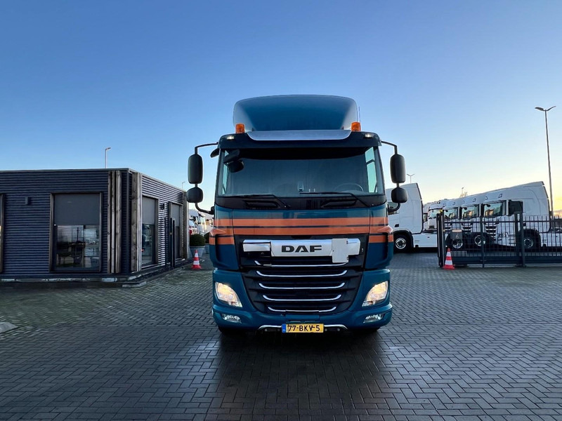 DAF CF85 6x2 containersysteem Only 350.000km / HIAB XR 26S Haakarmsyteem - Camião polibenne: foto 2 DAF CF85 6x2 containersysteem Only 350.000km / HIAB XR 26S Haakarmsyteem - Camião polibenne: foto 2