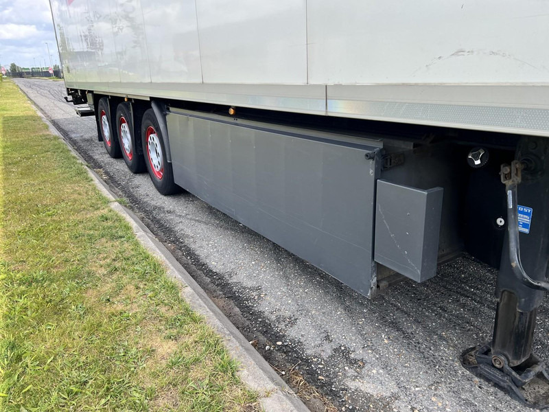 Kögel 3 - assige koeloplegger Carrier vector 1550 - Semi-reboque frigorífico: foto 4 Kögel 3 - assige koeloplegger Carrier vector 1550 - Semi-reboque frigorífico: foto 4