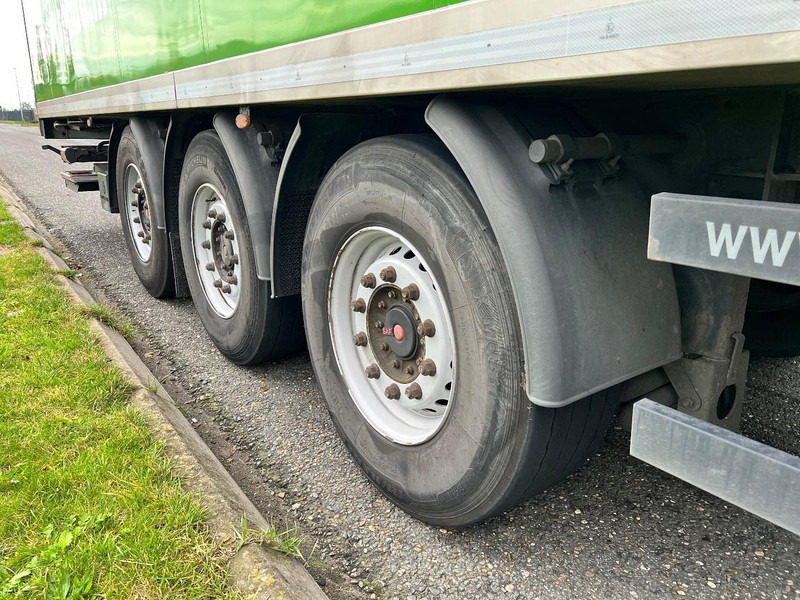 Kögel 3 assige koeloplegger Lift axle / Carrier Vector 1950 - Semi-reboque frigorífico: foto 4 Kögel 3 assige koeloplegger Lift axle / Carrier Vector 1950 - Semi-reboque frigorífico: foto 4