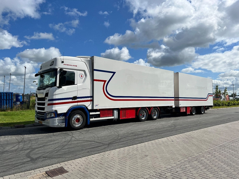 Scania S450 6x2 + Wipkar Bloemen combinatie - Camião frigorífico: foto 1 Scania S450 6x2 + Wipkar Bloemen combinatie - Camião frigorífico: foto 1